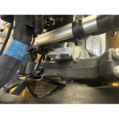 Improve your driving with the Aprilia RSV4 S2 concept racing steering lock