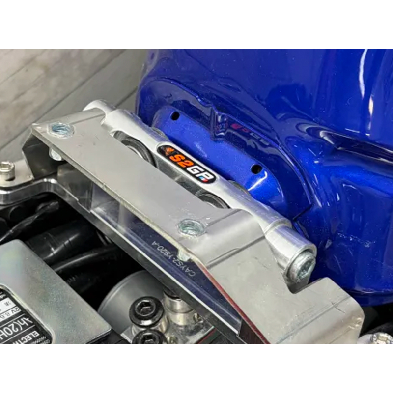Pivoting tank mount S2concept for Yamaha R9