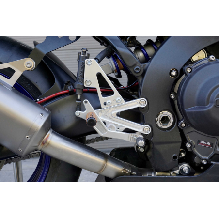 Adoptez une position de pilotage racing sur votre Yamaha R9 avec les commandes S2 GP