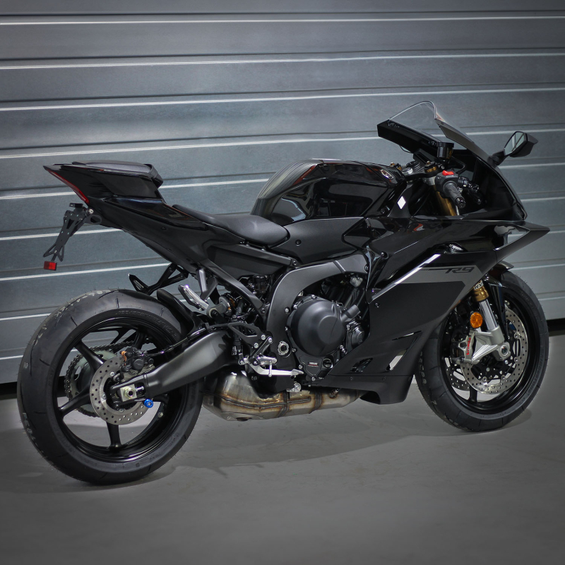Yamaha R9 from 2025 License plate support