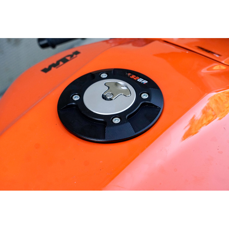 KTM RC990R quick release fuel cap