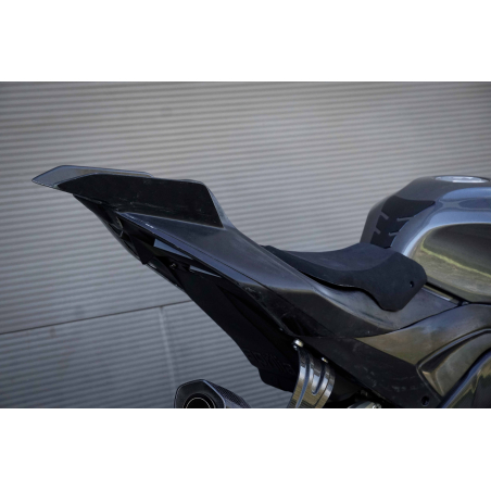 Selle compète de carénage racing S2 CONCEPT est conçu spécifiquement pour Aprilia RSV4 à partir de l'année 2025