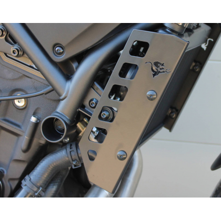 MT07 radiator cheeks - 1