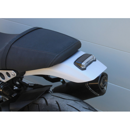 Yamaha XSR900 tail fender with LED light - 1