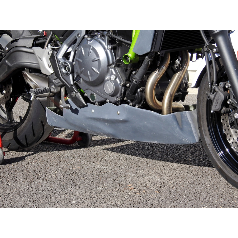 Kawasaki Z650 from 2017 S2 Concept racing lower fairing