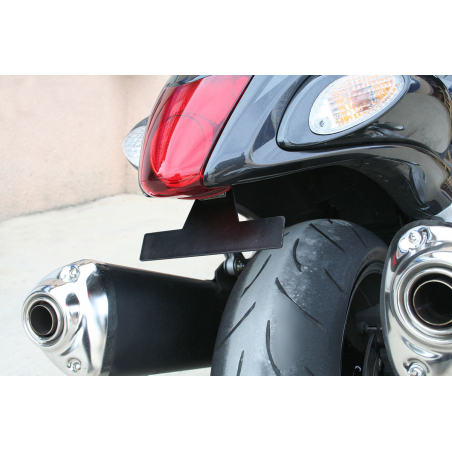Suzuki HAYABUSA 1340 black aluminium Specific License plate support  - 1